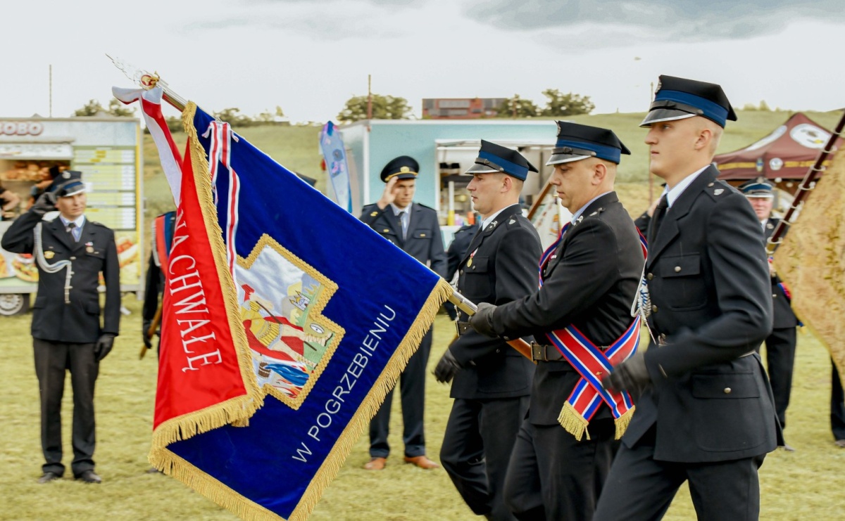 100 lat OSP Pogrzebień i nowy sztandar. Uroczystości z odznaczeniami i czeskim akcentem [FOTO i WIDEO] - Serwis informacyjny z Raciborza - naszraciborz.pl