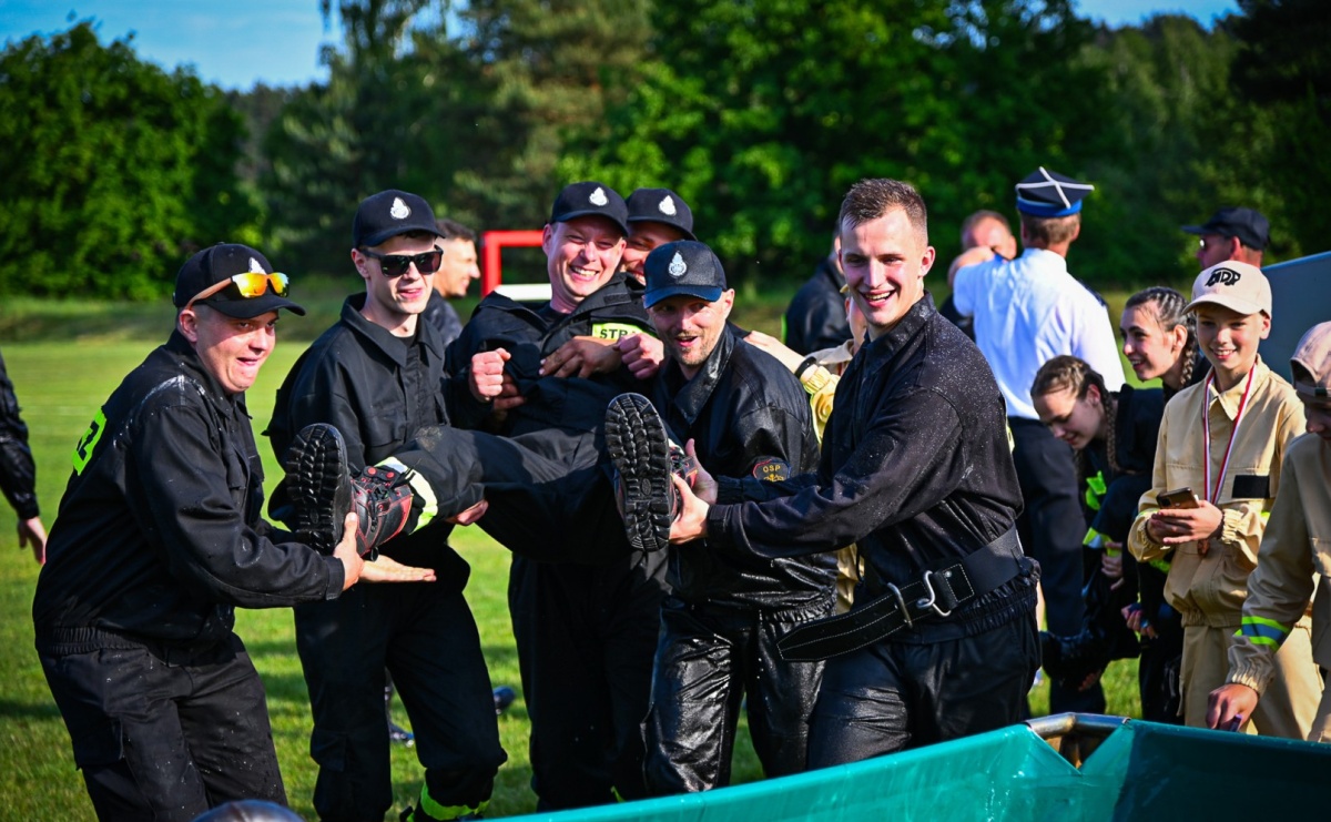 Zawody sportowo-pożarnicze w Górkach Śląskich. Strażacka rywalizacja mimo kapryśnej pogody - Serwis informacyjny z Raciborza - naszraciborz.pl