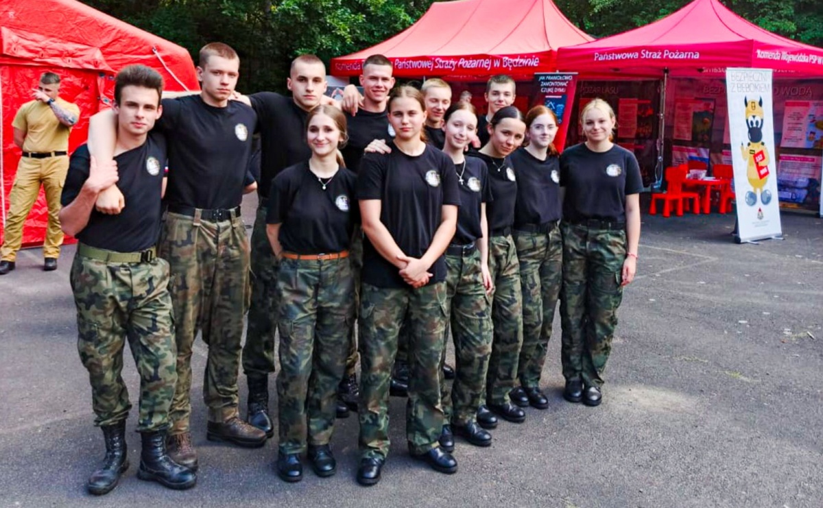 Służby Dzieciom – ZSOMS świętowało Dzień Dziecka w mundurowym stylu! - Serwis informacyjny z Raciborza - naszraciborz.pl