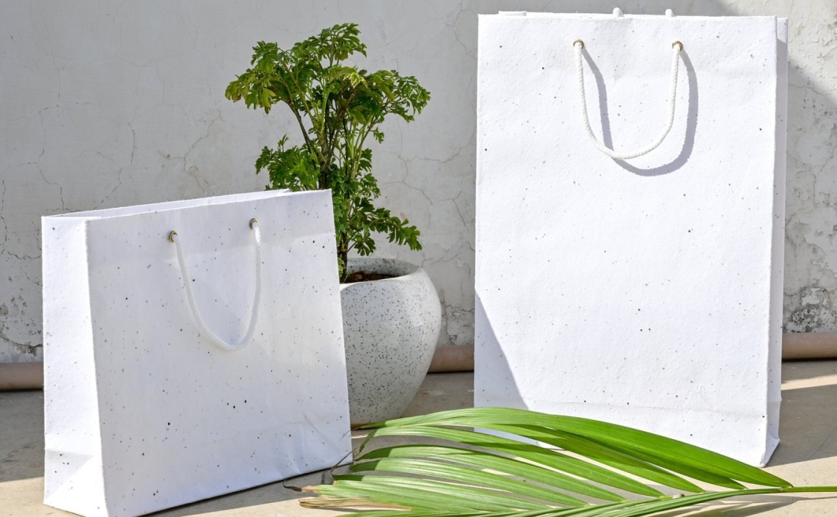 Torby papierowe z logo – skuteczne narzędzie reklamowe - Serwis informacyjny z Raciborza - naszraciborz.pl