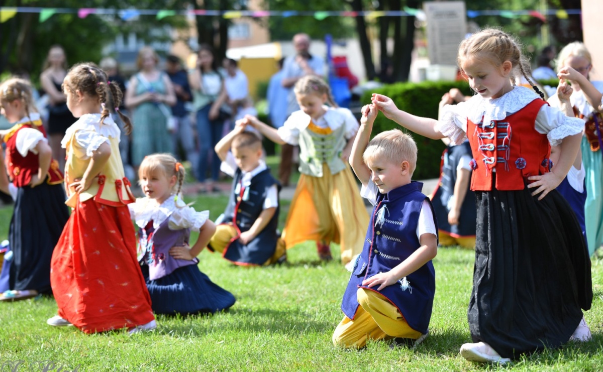 Radość, śmiech i wspólna zabawa – rodzinny festyn w Przedszkolu nr 26 [FOTO i WIDEO] - Serwis informacyjny z Raciborza - naszraciborz.pl