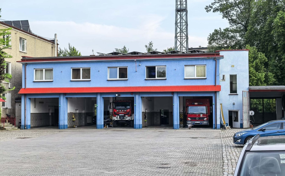 Zalane piwnice, zwisające konary, pochylone drzewo. Intensywna środa raciborskich strażaków - Serwis informacyjny z Raciborza - naszraciborz.pl