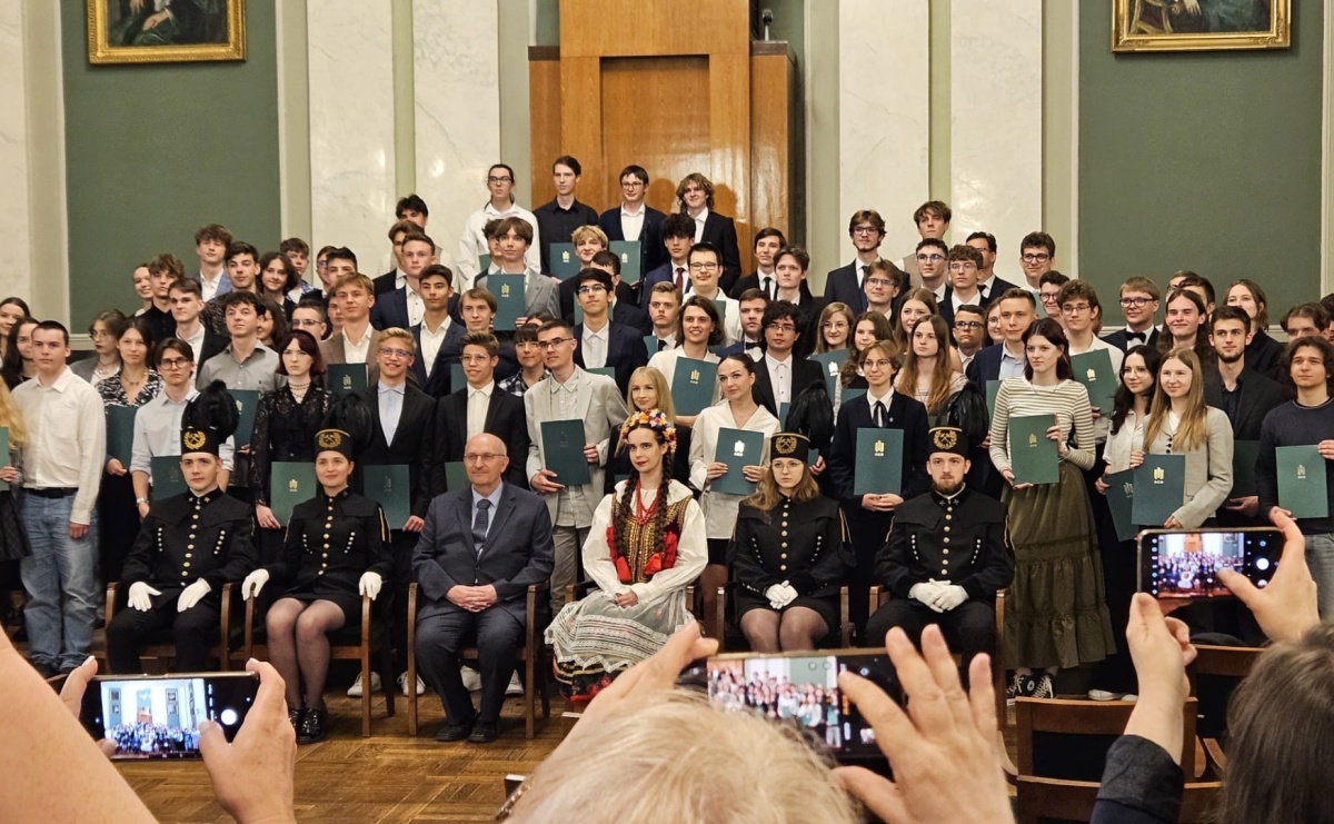 Od pasji do sukcesu – naukowe trofea uczniów LO1 - Serwis informacyjny z Raciborza - naszraciborz.pl