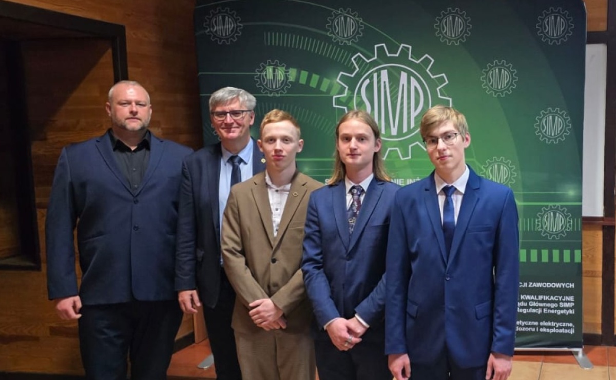 Uczniowie CKZiU nr 2 nagrodzeni przez katowicki oddział SIMP - Serwis informacyjny z Raciborza - naszraciborz.pl