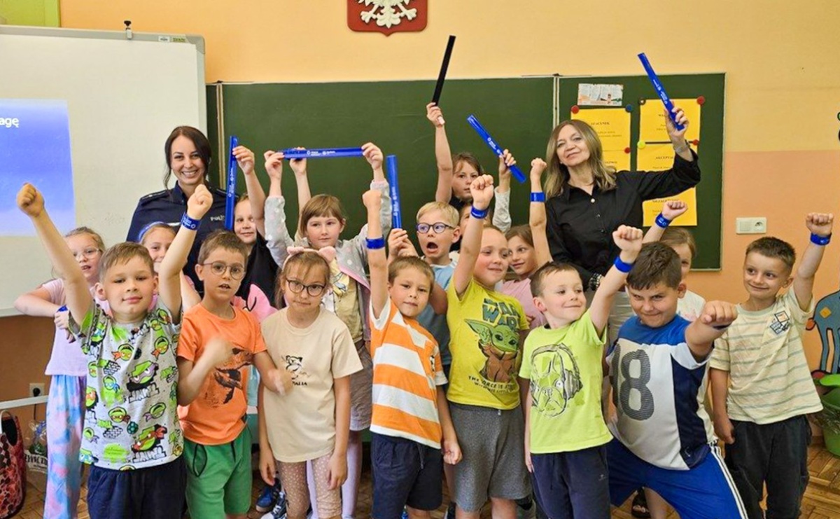 Bezpieczne wakacje. Policjanci z wizytą w SP 13 w Raciborzu - Serwis informacyjny z Raciborza - naszraciborz.pl