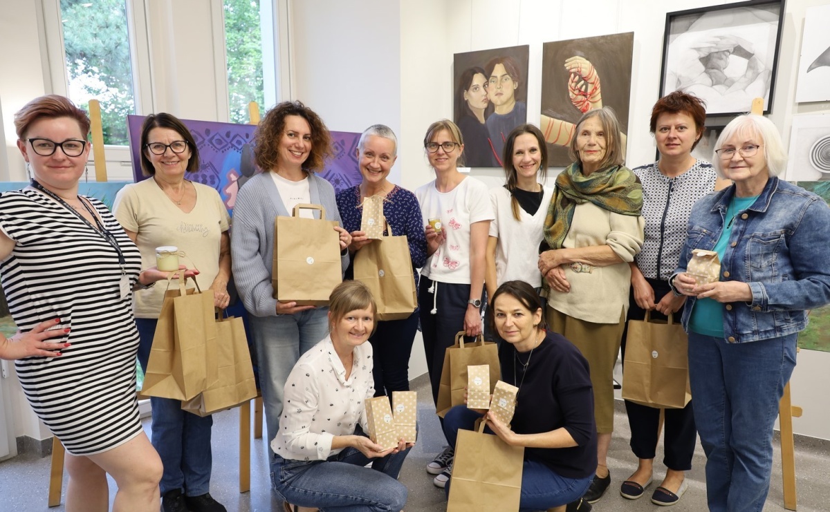 Skarby z ula. W bibliotece odbyły się warsztaty kosmetyków naturalnych - Serwis informacyjny z Raciborza - naszraciborz.pl