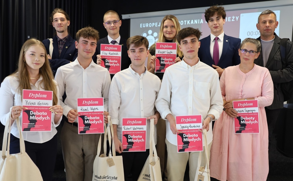 Młodzi dyskutują! Za nami debata w bibliotece - Serwis informacyjny z Raciborza - naszraciborz.pl