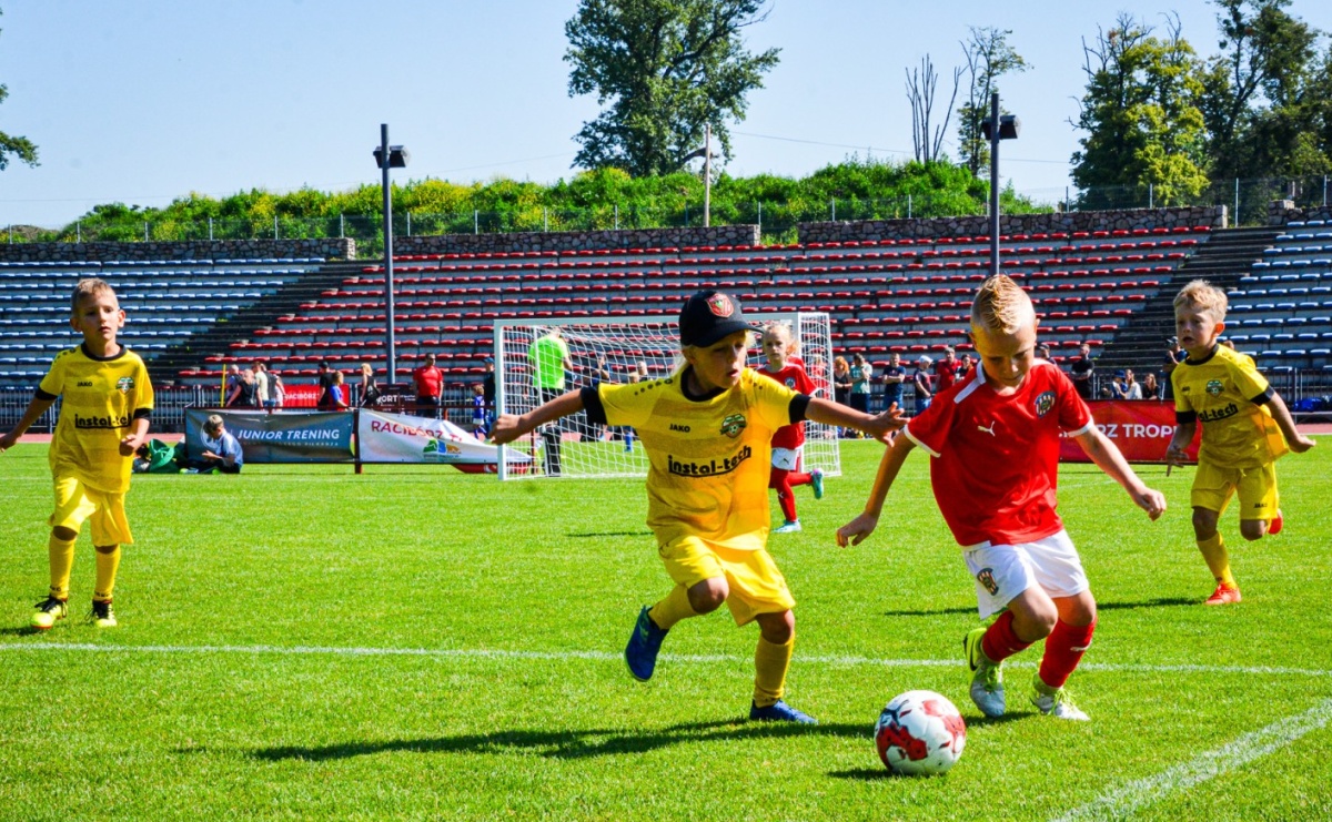 Racibórz Trophy: młodzi piłkarze rywalizują na stadionie przy Zamkowej - Serwis informacyjny z Raciborza - naszraciborz.pl