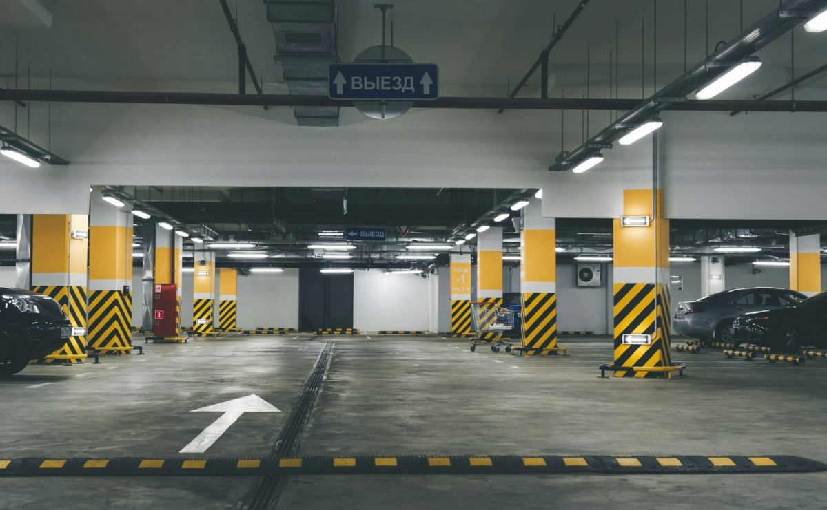 Skuteczna ochrona infrastruktury dzięki odbojnicom gumowym - Serwis informacyjny z Raciborza - naszraciborz.pl