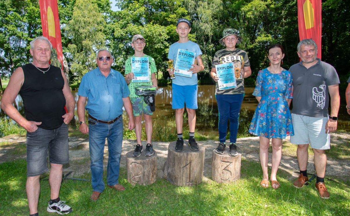 Pod Oborą złowili taaaaką rybę! Zawody wędkarskie z okazji Dnia Dziecka - Serwis informacyjny z Raciborza - naszraciborz.pl