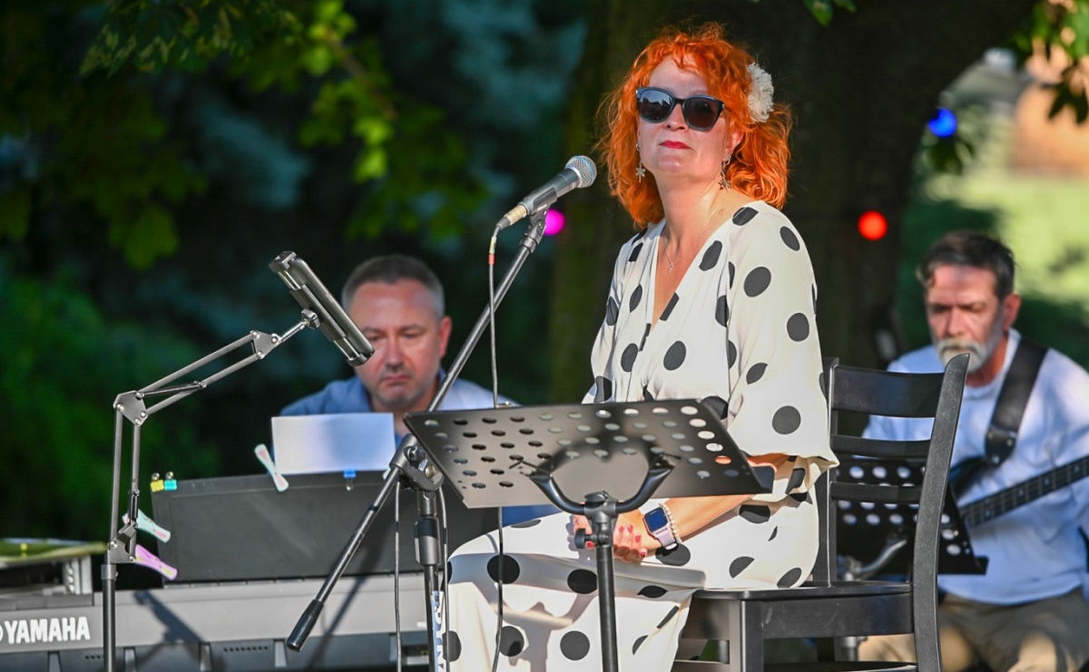 Grupa Bez Nazwy zagrała w ogrodzie kultury Strzechy - Serwis informacyjny z Raciborza - naszraciborz.pl