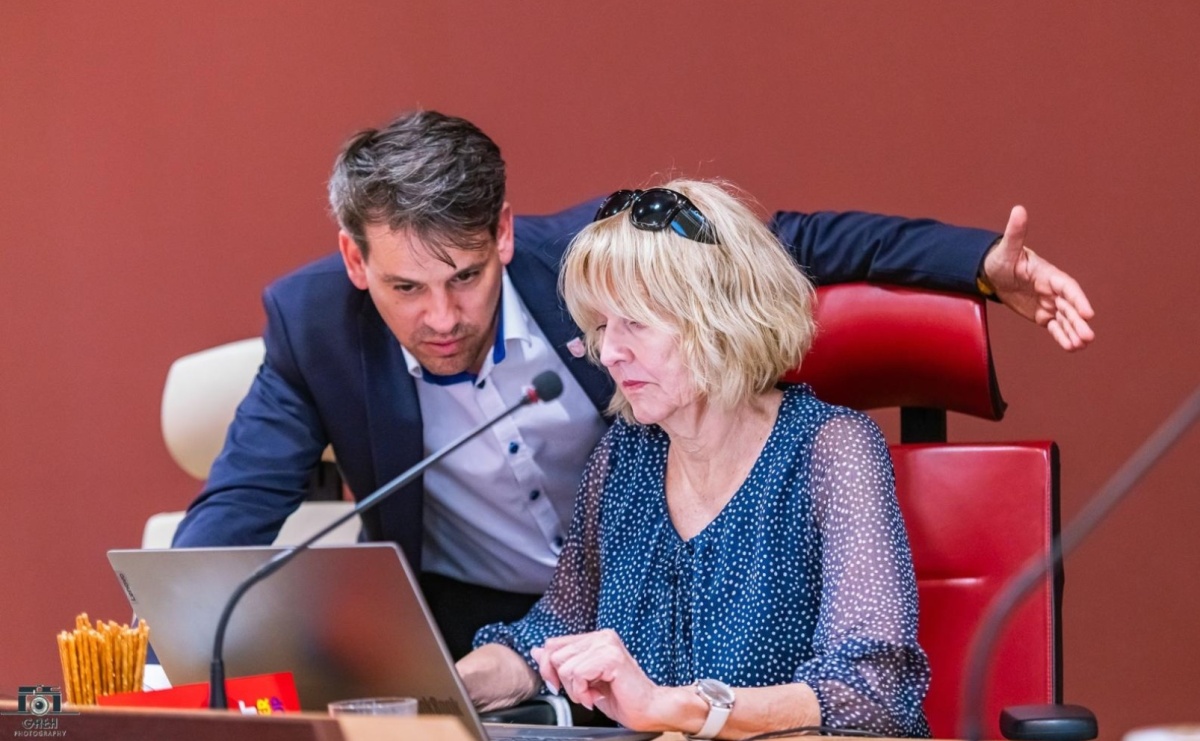 Duży spadek liczby dzieci w przedszkolach, w Studziennej chcą zakazać używania smartfonów - Serwis informacyjny z Raciborza - naszraciborz.pl