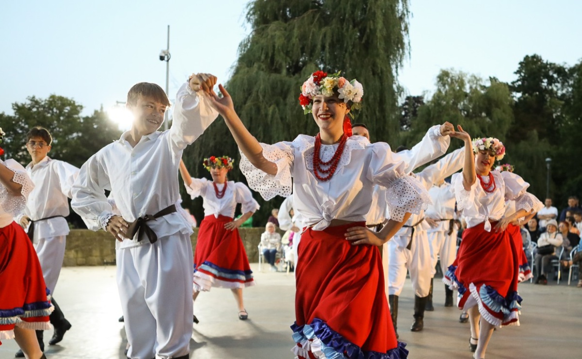 Noc Świętojańska znów rozświetliła Park Roth - foto na bis! - Serwis informacyjny z Raciborza - naszraciborz.pl