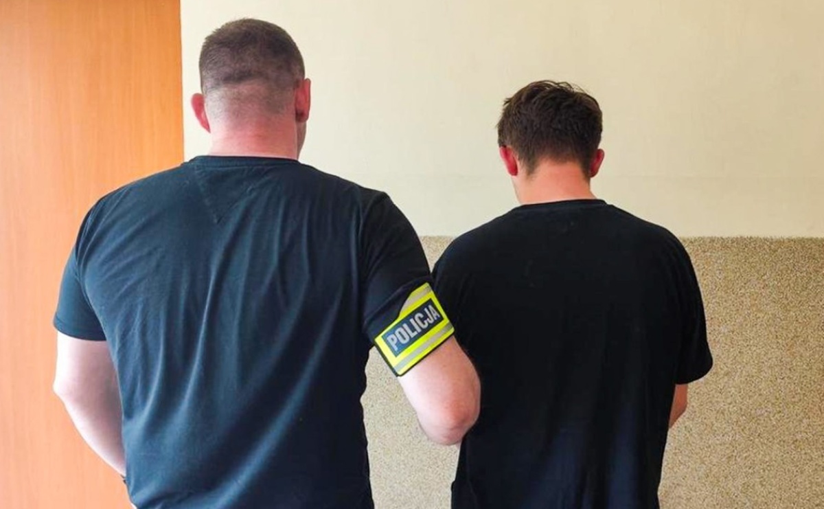 Rozbój na placu Mostowym. Policja zatrzymała sprawcę - Serwis informacyjny z Raciborza - naszraciborz.pl