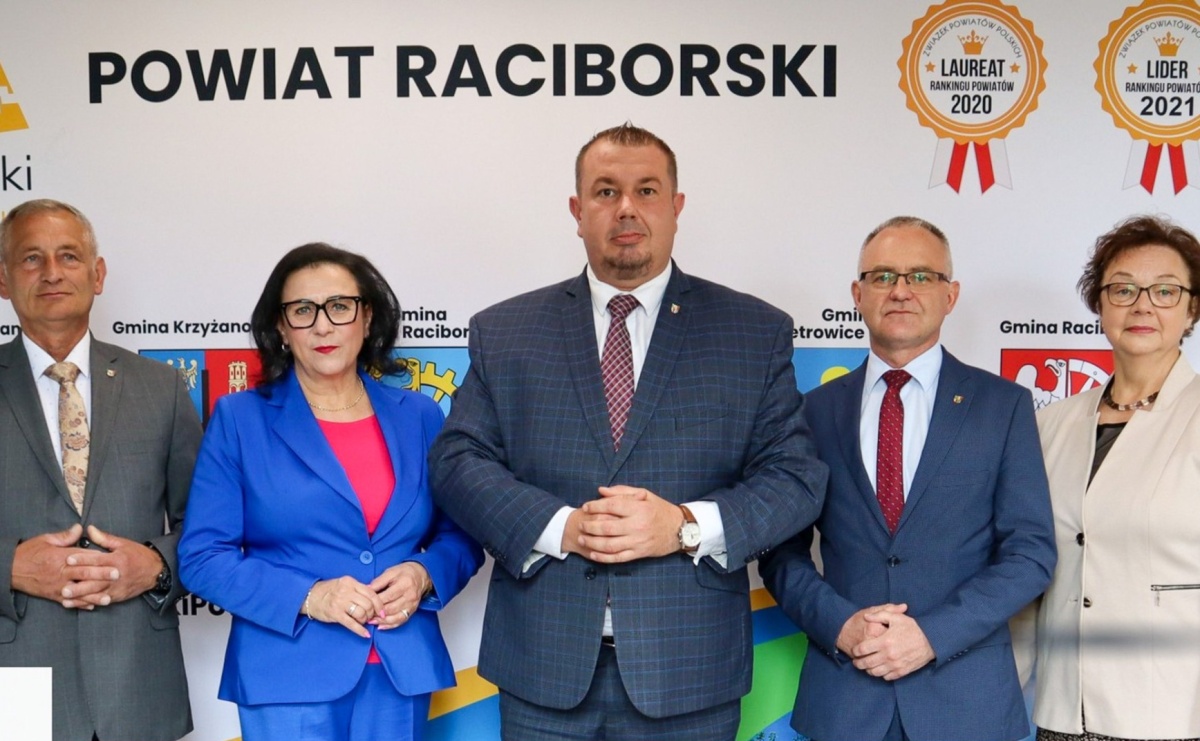 Zarząd Powiatu Raciborskiego z absolutorium za 2024 rok - Serwis informacyjny z Raciborza - naszraciborz.pl