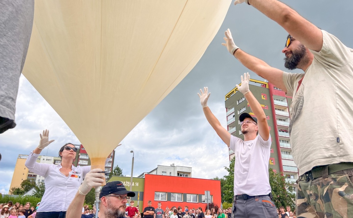 Polak w kosmosie, balon z Ostroga w stratosferze [FOTO i WIDEO] - Serwis informacyjny z Raciborza - naszraciborz.pl