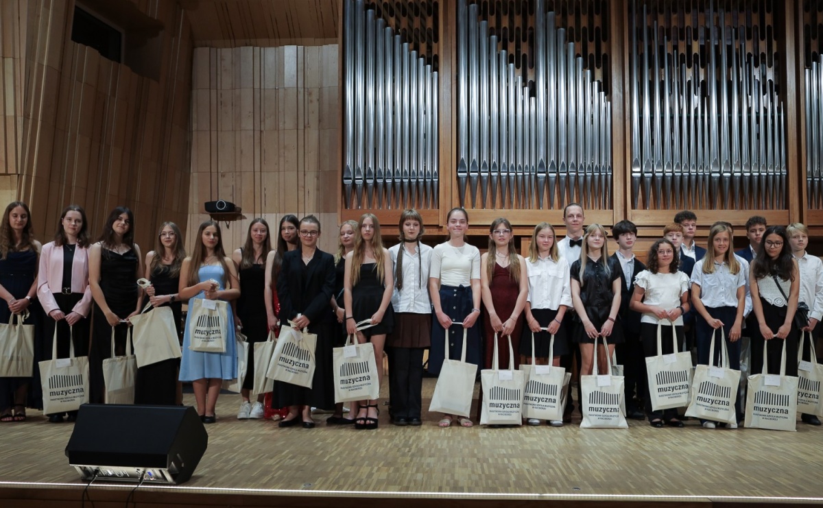 Muzyczne pożegnanie absolwentów – koncert pełen wzruszeń i talentu - Serwis informacyjny z Raciborza - naszraciborz.pl