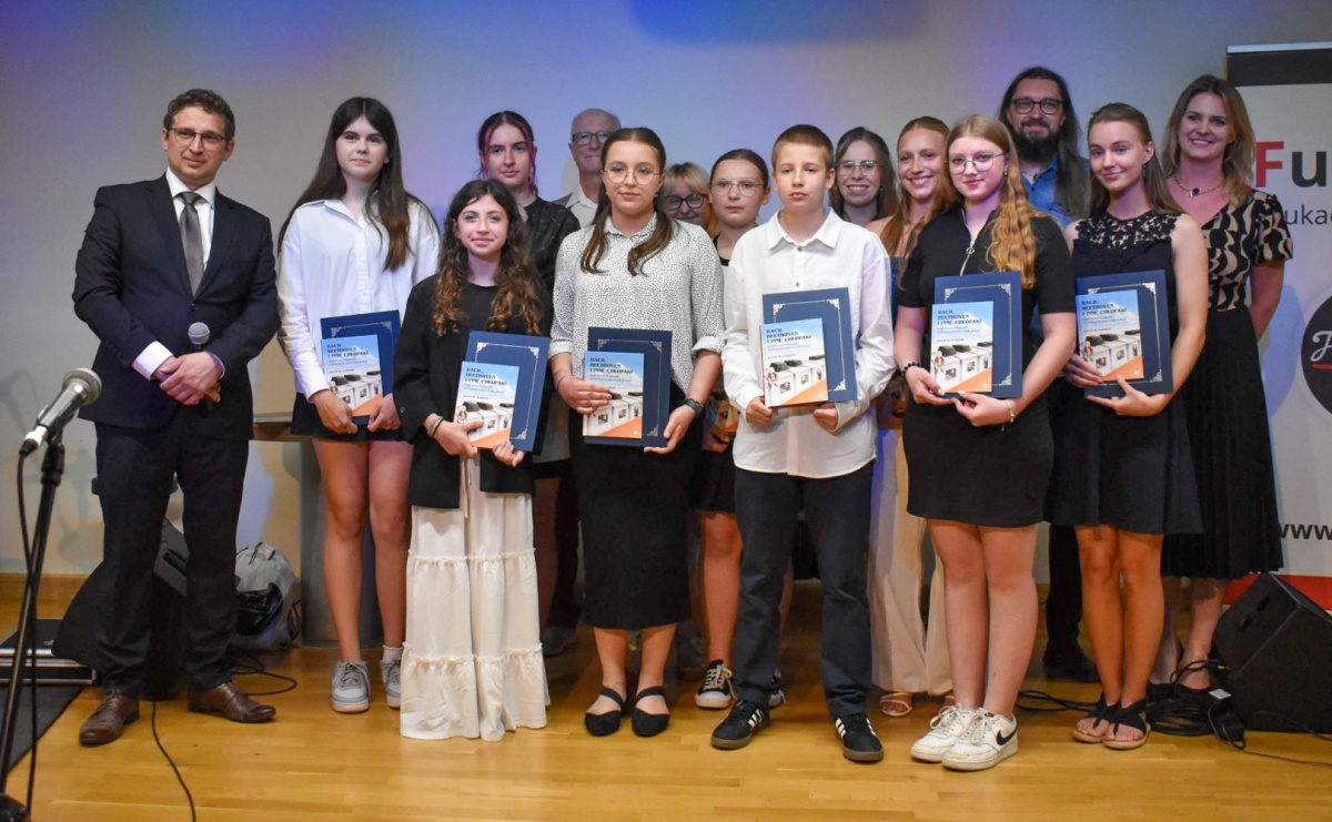 Muzyczny finał roku szkolnego. Uczniowie Fulnart z koncertem na Zamku Piastowskim - Serwis informacyjny z Raciborza - naszraciborz.pl