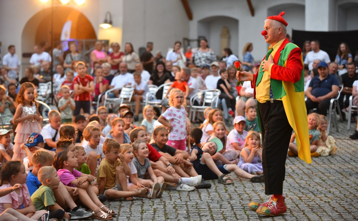 Cyrk, ogień i serce Don Juana – nowa energia w murach Zamku Piastowskiego - Serwis informacyjny z Raciborza - naszraciborz.pl