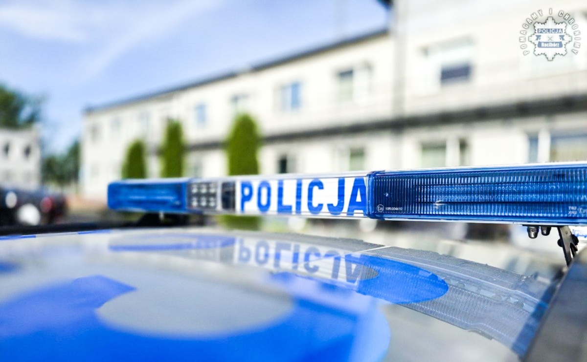 Bez prawa jazdy na drodze i przed komendą. Policjanci nie kryli zdziwienia - Serwis informacyjny z Raciborza - naszraciborz.pl