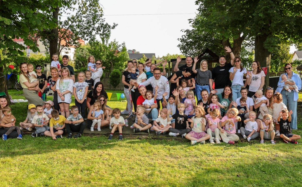 Piknik Małych Odkrywców Sztuki i Pracowni Rękodzieła RCK w Ogrodzie Strzechy - Serwis informacyjny z Raciborza - naszraciborz.pl