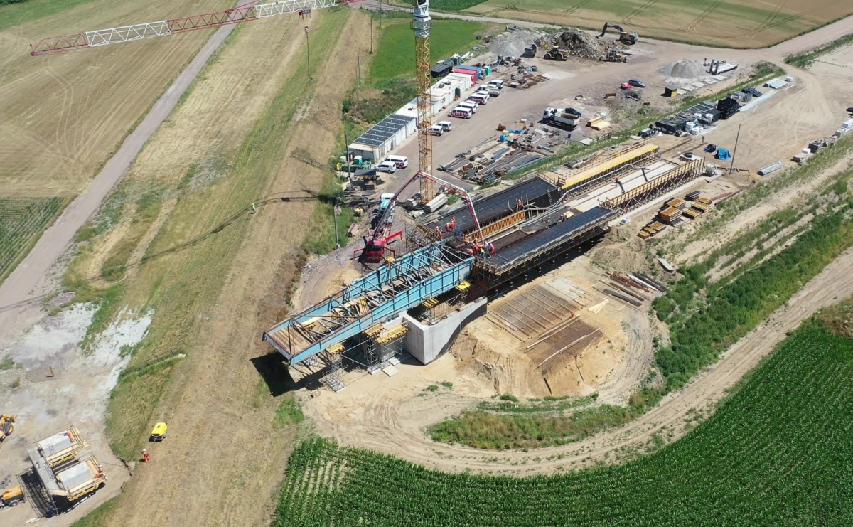 Coraz bliżej nowej przeprawy nad Odrą. Trwa budowa ronda w Grzegorzowicach [FOTO] - Serwis informacyjny z Raciborza - naszraciborz.pl