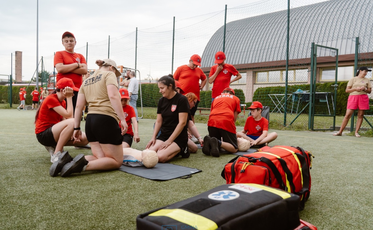 Młodzi strażacy szkolili się w Pawłowie. Letni obóz OSP pełen nauki i przygód - Serwis informacyjny z Raciborza - naszraciborz.pl