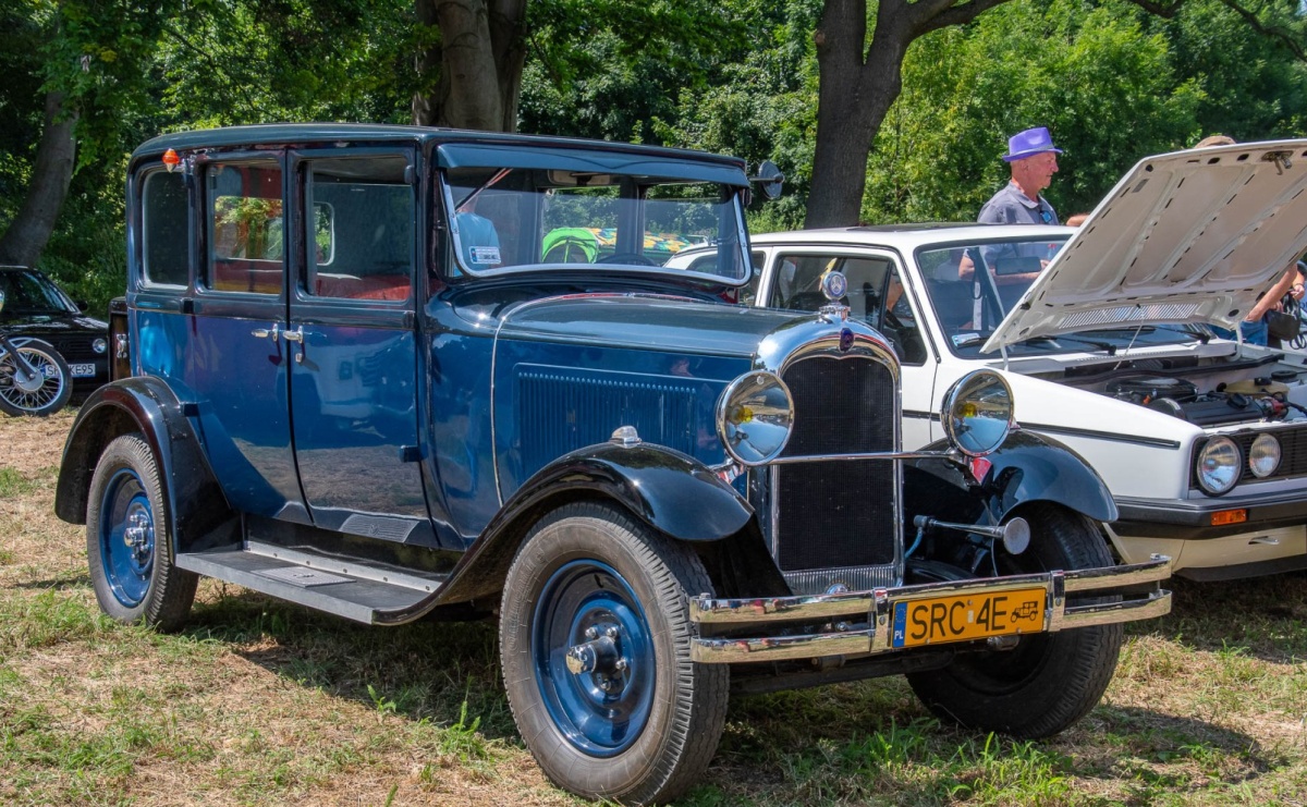 Historyczne pojazdy w historycznym miejscu. Zlot Pojazdów Zabytkowych w Sławikowie [FOTO i WIDEO] - Serwis informacyjny z Raciborza - naszraciborz.pl