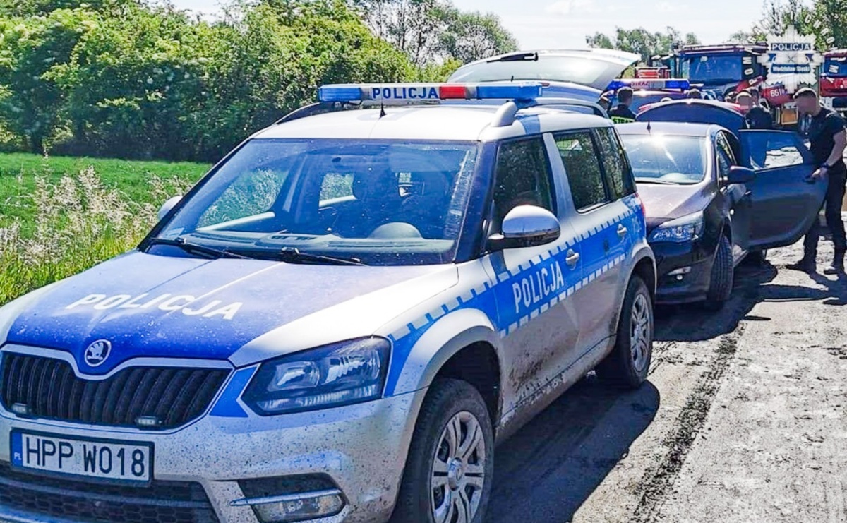 Zaniepokojenie przy zbiorniku Racibórz. Porzucony namiot uruchomił akcję służb - Serwis informacyjny z Raciborza - naszraciborz.pl