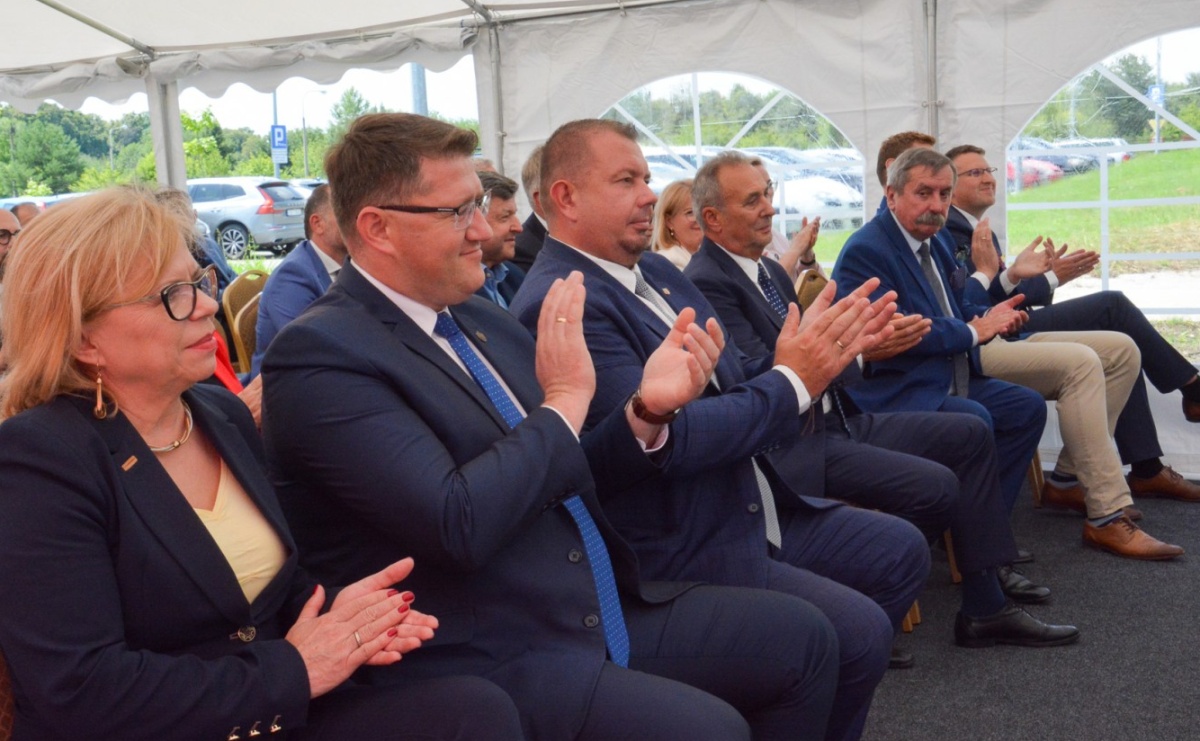 Zielony szpital przyszłości już działa w Raciborzu. To energetyczna rewolucja w służbie zdrowia - Serwis informacyjny z Raciborza - naszraciborz.pl