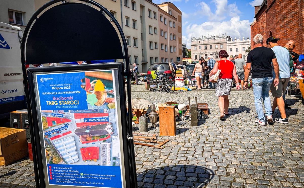 Letnie słońce i duch przeszłości na placu Dominikańskim [FOTO] - Serwis informacyjny z Raciborza - naszraciborz.pl