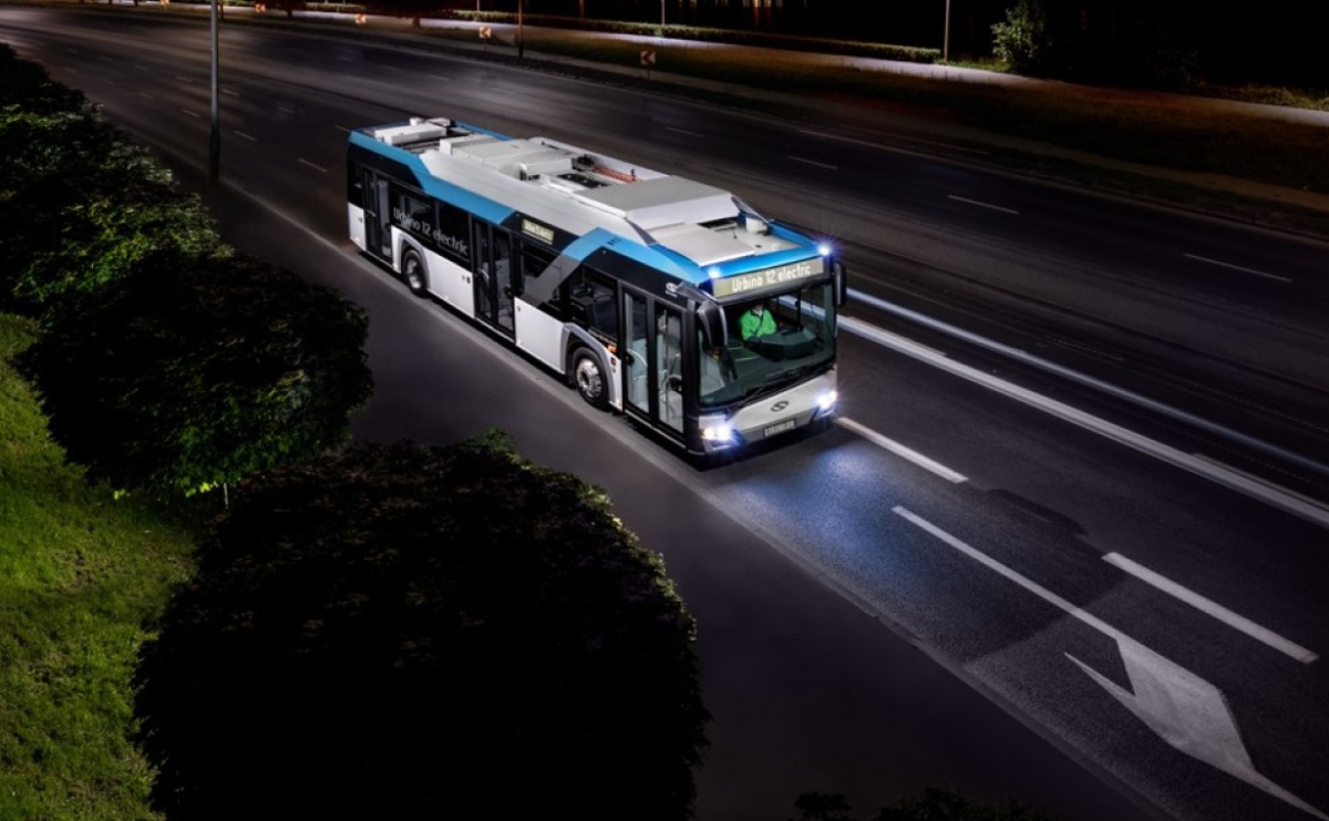 Cztery elektryczne Solarisy dla Raciborza. Miejska spółka inwestuje w ekologiczny transport [FOTO] - Serwis informacyjny z Raciborza - naszraciborz.pl