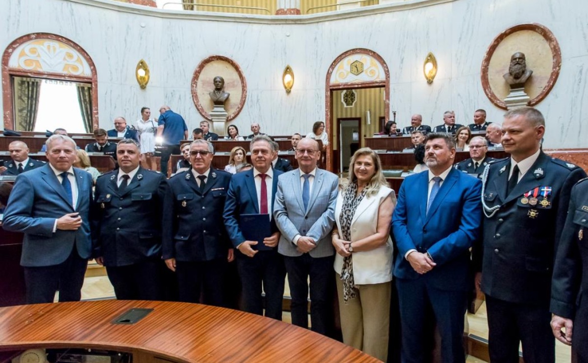 Nowoczesne wozy dla OSP Maków i Owiszcze. 33 jednostki z regionu zyskają nowy sprzęt - Serwis informacyjny z Raciborza - naszraciborz.pl