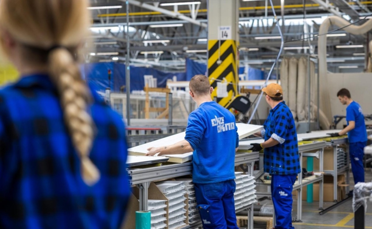 Eko-Okna wobec globalnych wyzwań: Chińska konkurencja, rosnący import i pytania o przyszłość spółki - Serwis informacyjny z Raciborza - naszraciborz.pl