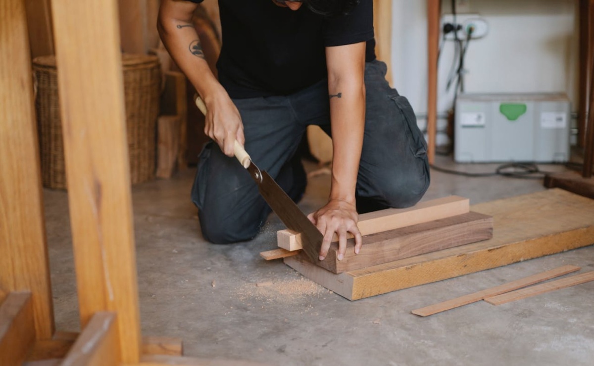 Rodzaje pił ręcznych – wszechstronne narzędzia do cięcia drewna, metalu i tworzyw sztucznych - Serwis informacyjny z Raciborza - naszraciborz.pl