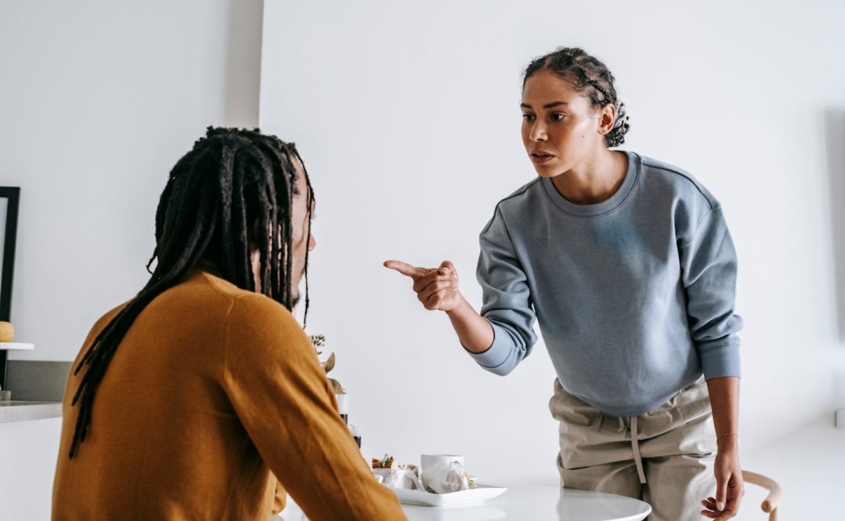 Wpływ alkoholu na życie osobiste – ukryta destrukcja relacji, emocji i tożsamości - Serwis informacyjny z Raciborza - naszraciborz.pl