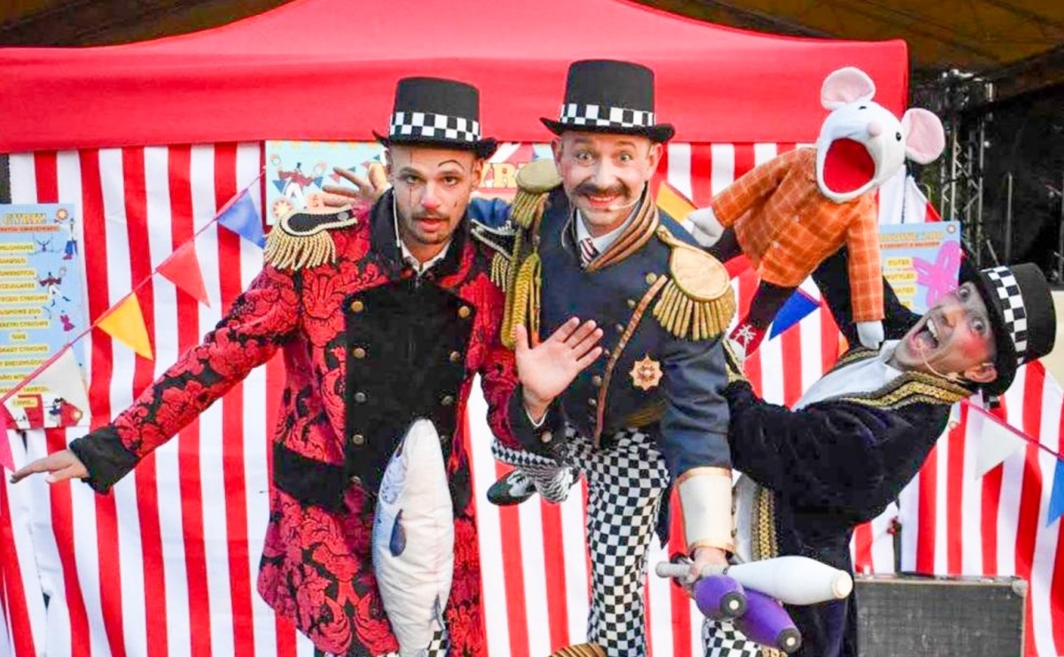 Magia, śmiech i cyrkowe sztuczki znów zawitają na zamek! Teatr Jednej Miny wraca z nowym spektaklem - Serwis informacyjny z Raciborza - naszraciborz.pl