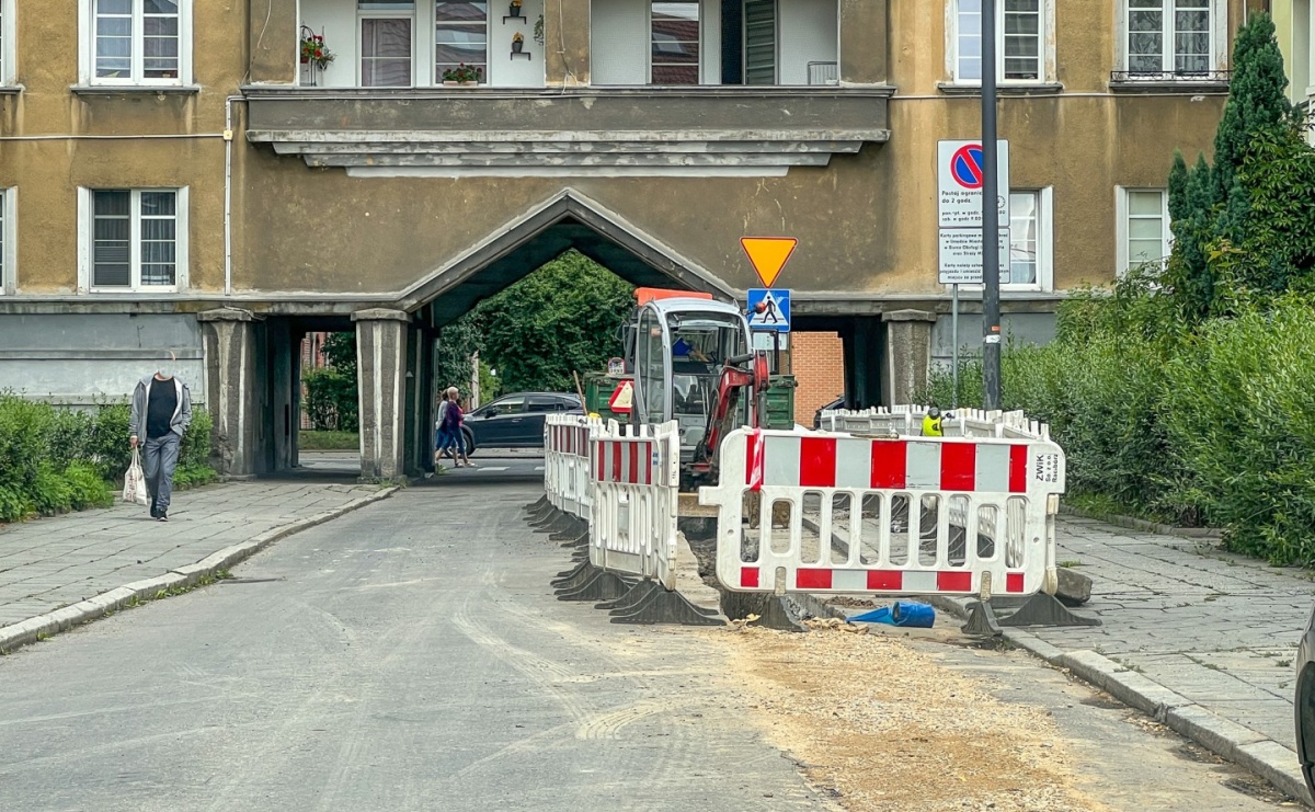 Ulica Waryńskiego doczeka się remontu. Urząd Miasta odpowiada na skargi mieszkańców - Serwis informacyjny z Raciborza - naszraciborz.pl