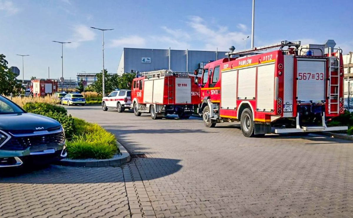 Zbiorowe zatrucie w zakładzie w Kornicach. 17 osób poszkodowanych, ewakuowano ponad 60 pracowników - Serwis informacyjny z Raciborza - naszraciborz.pl