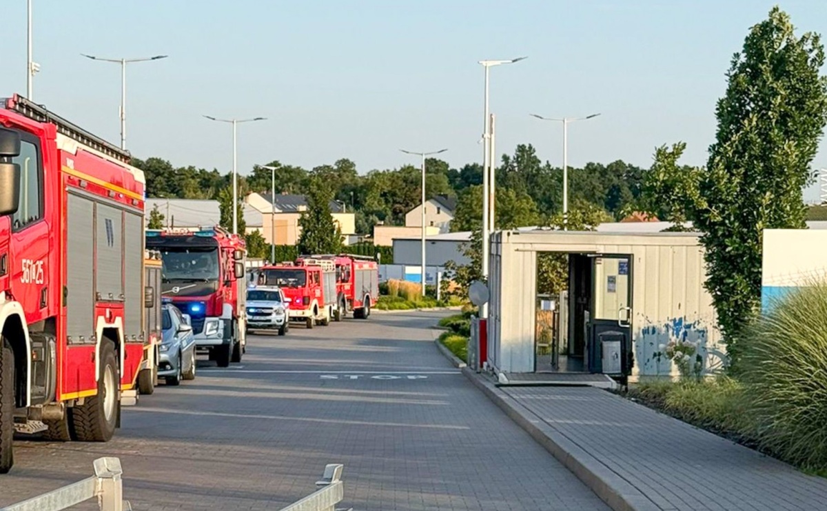 Awaria wentylacji w hali lakierni w Kornicach możliwym powodem podtrucia siedemnastu pracowników - Serwis informacyjny z Raciborza - naszraciborz.pl