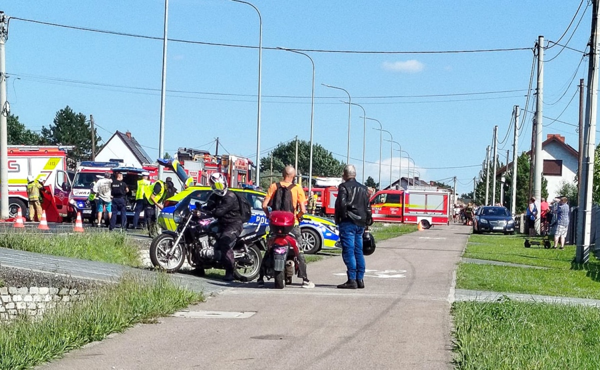 Wypadek w Kornowacu. Pasażerka motocykla trafiła do szpitala śmigłowcem - Serwis informacyjny z Raciborza - naszraciborz.pl