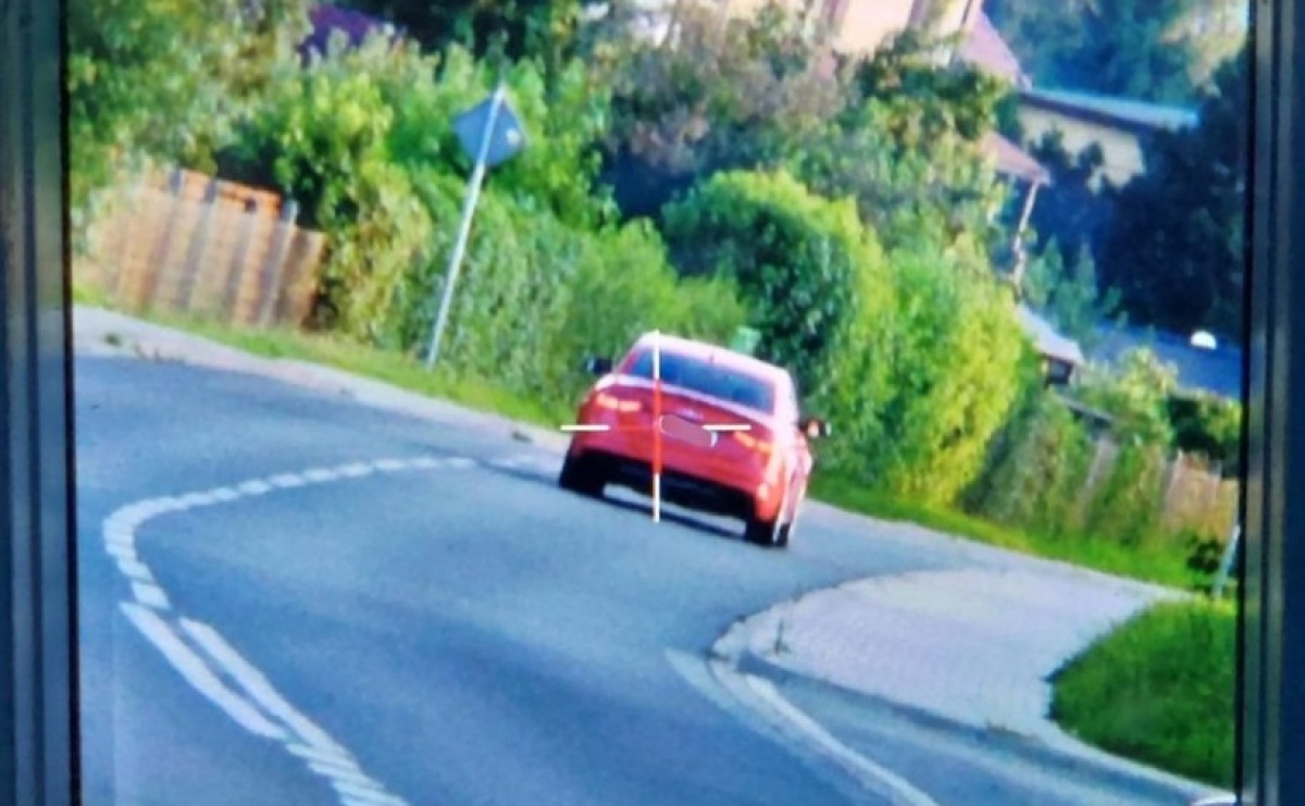 108 km/h w terenie zabudowanym – utrata prawa jazdy i wysoki mandat dla kierowcy Audi - Serwis informacyjny z Raciborza - naszraciborz.pl