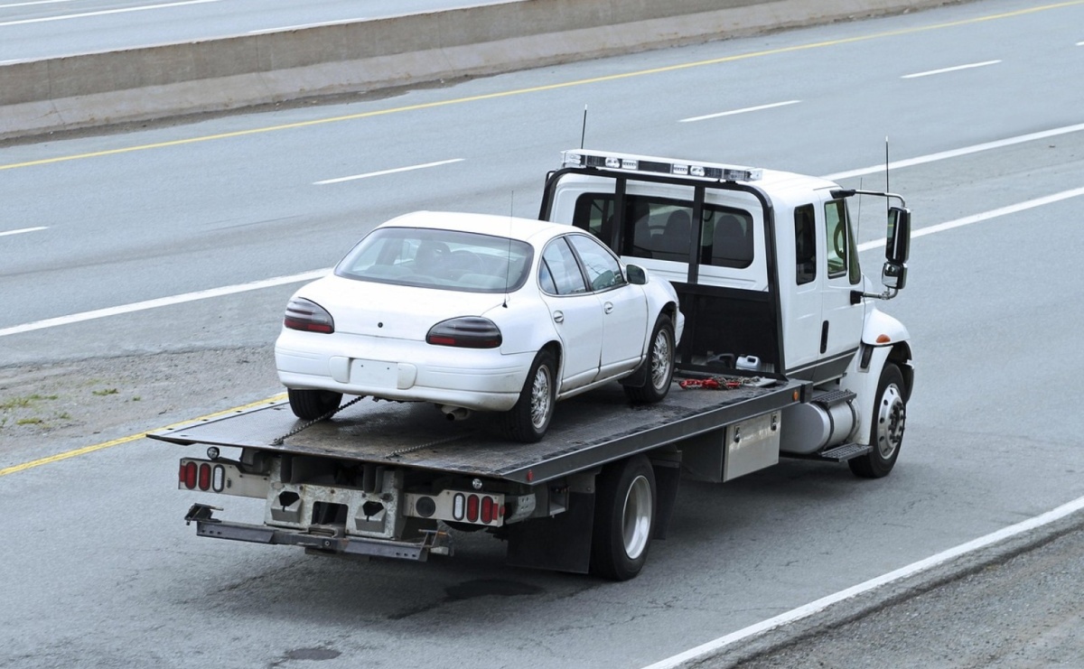 Przykłady sytuacji, w jakich skorzystać możesz z usługi holowania samochodu - Serwis informacyjny z Raciborza - naszraciborz.pl