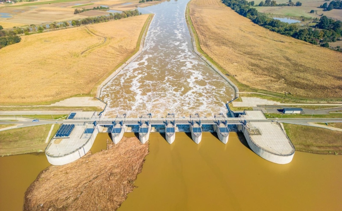 Wody Polskie kontynuują prace naprawcze na Zbiorniku Racibórz Dolny i Polderze Buków - Serwis informacyjny z Raciborza - naszraciborz.pl