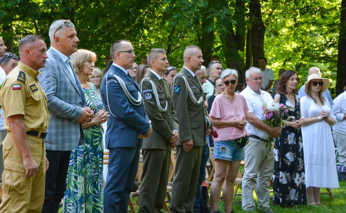Arboretum Bramy Morawskiej: Msza polowa z okazji Wniebowzięcia NMP i Święta Wojska Polskiego oraz koncert  - Serwis informacyjny z Raciborza - naszraciborz.pl