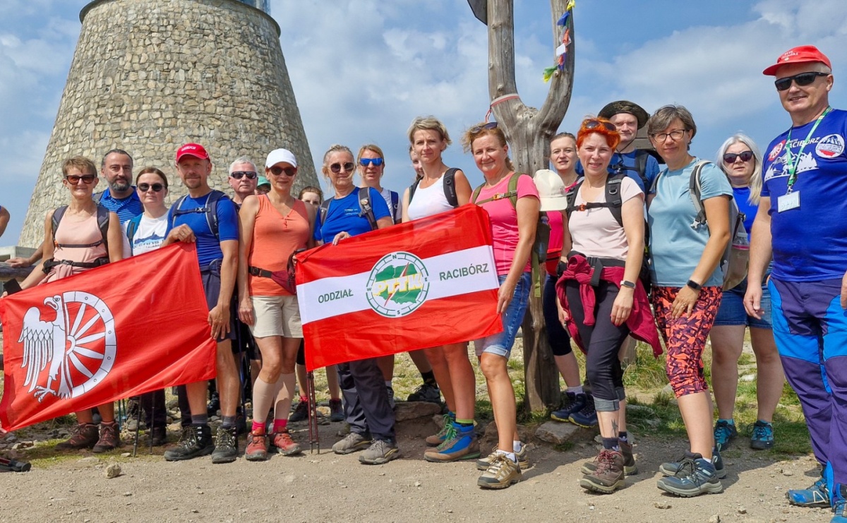 Raciborzanie zdobyli Śnieżnik w ramach górskiej wyprawy PTTK - Serwis informacyjny z Raciborza - naszraciborz.pl