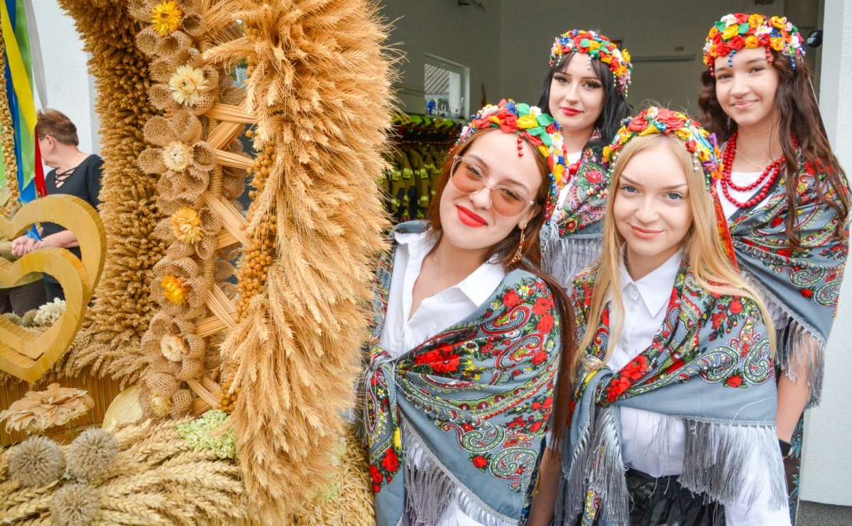 Dożynki w Żerdzinach z debiutami i tradycją – święto plonów z nowym proboszczem i książką o wsi [FOTO i WIDEO] - Serwis informacyjny z Raciborza - naszraciborz.pl