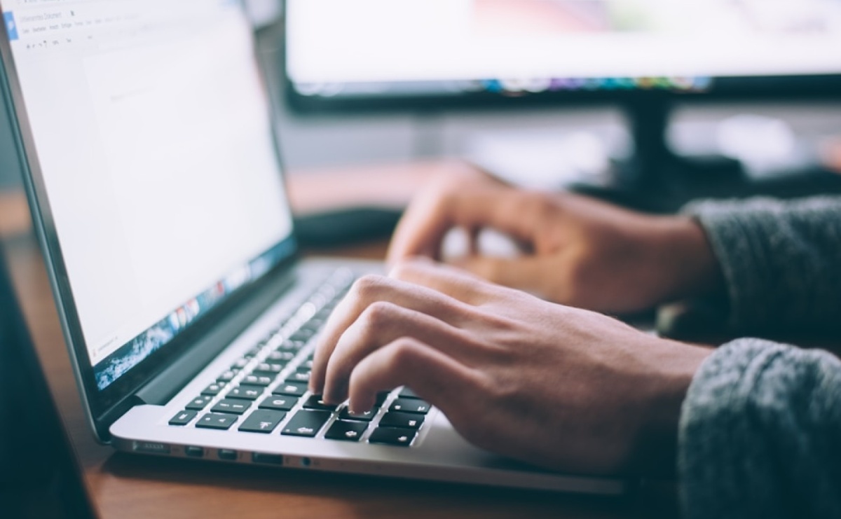 Jaki laptop wybrać? Praktyczny przewodnik po sprzęcie do pracy, gamingu i codziennego użytku - Serwis informacyjny z Raciborza - naszraciborz.pl