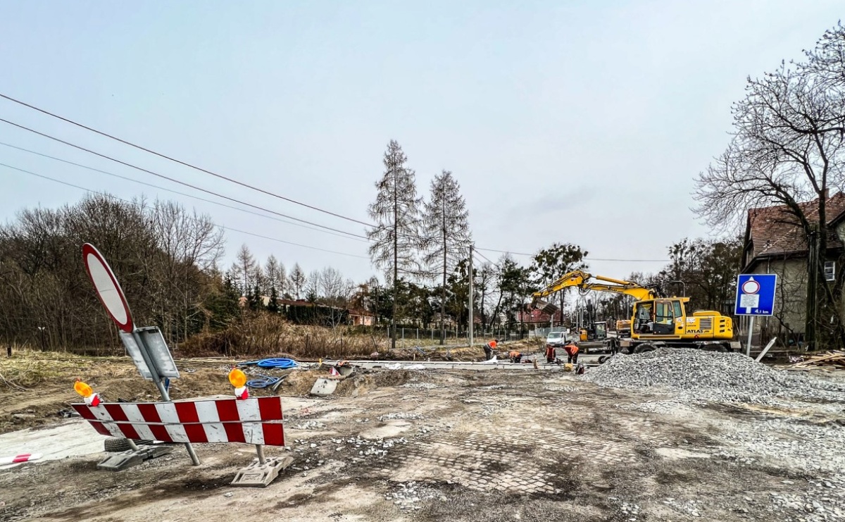 Z Dębiczem jak ze starą szafą. Sprawa przejazdu kolejowego utknęła w PKP - Serwis informacyjny z Raciborza - naszraciborz.pl