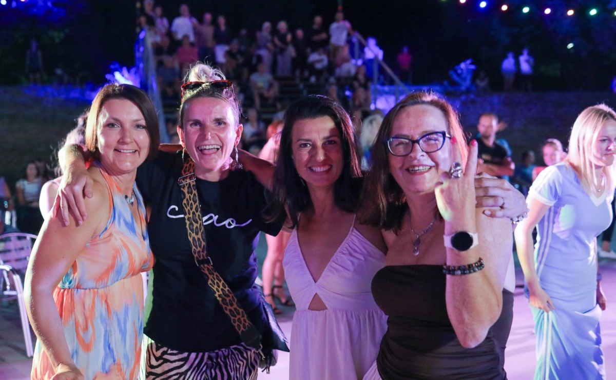 Potańcówka kubańska na bulwarach przyciągnęła tłumy miłośników latino - Serwis informacyjny z Raciborza - naszraciborz.pl